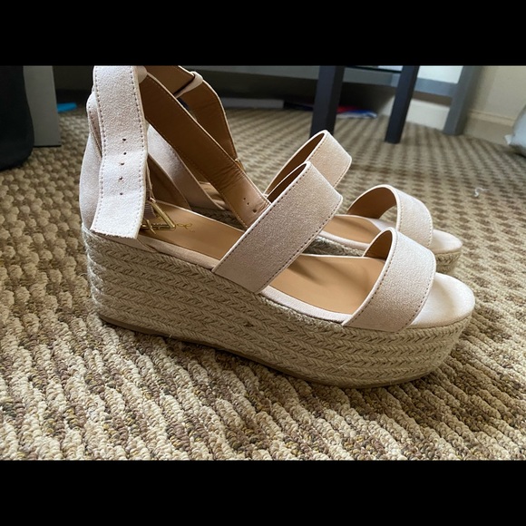 Platform Sandals - Picture 2 of 2